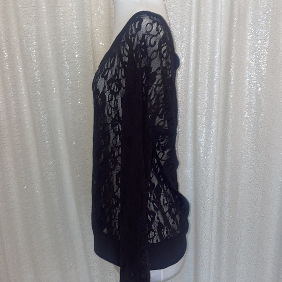 Guess Lace Top - Picture 2 of 4